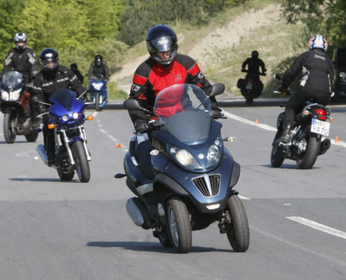Motorrad-Motorroller-Fahrsicherheitstraining